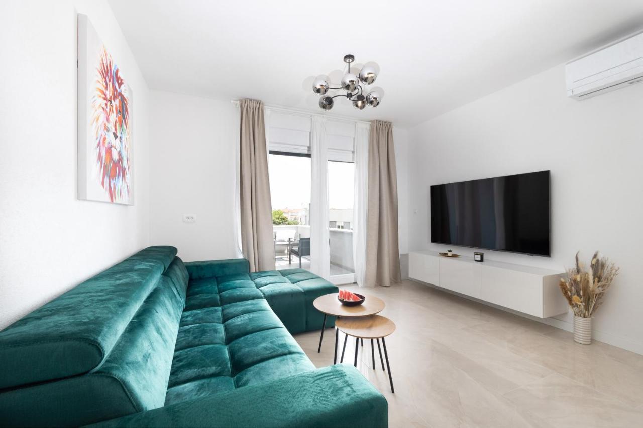 Bonaca Apartments With Terrace And Private Parking Kastela Exterior photo